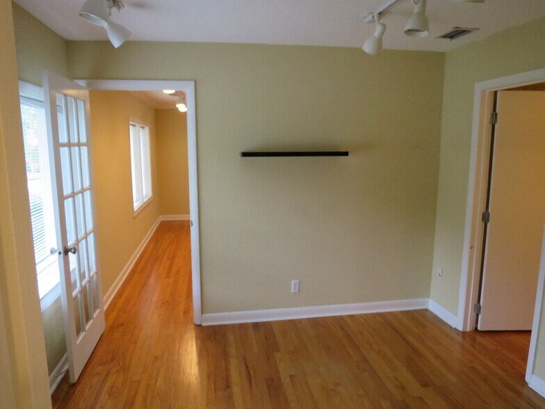 More Photos Of 1977 Dundee Dr, Winter Park Medical For Sale