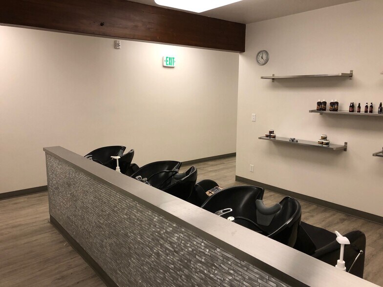 More Photos Of 1440 Blue Lakes Blvd N, Twin Falls Storefront Retail Office For Lease