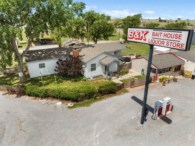 More Photos Of 10277 N 2130 Rd, Foss Convenience Store For Sale