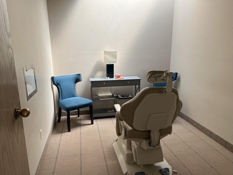 More Photos Of 4181 Holiday St NW, North Canton Medical For Lease