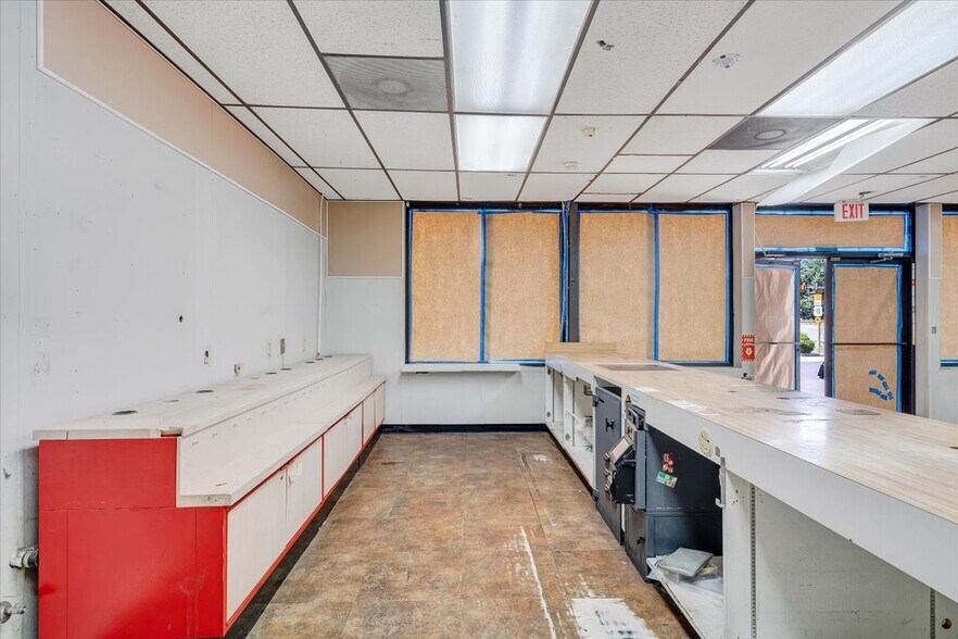 More Photos Of 1000 Electric Rd, Salem Convenience Store For Sale