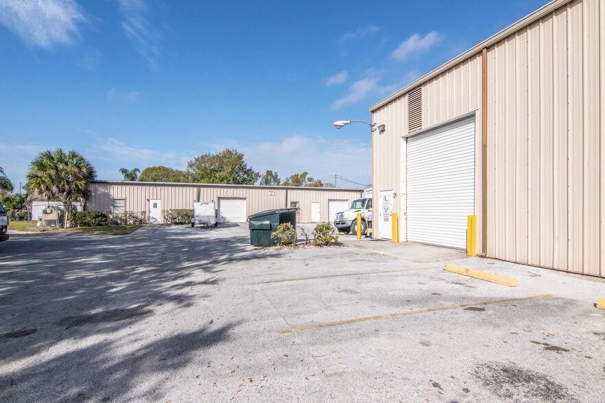 More Photos Of 13080 S Belcher Rd, Largo Office For Lease