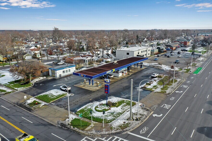 More Photos Of 2050 Sheridan Dr, Buffalo Fast Food For Lease