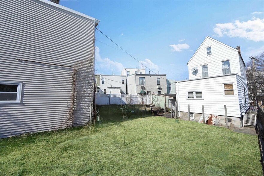 More Photos Of 115 Hackensack Ave, Weehawken Land For Sale