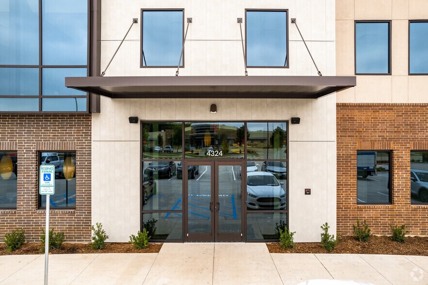 More Photos Of 4324 Mapleshade Ln, Plano Coworking Space