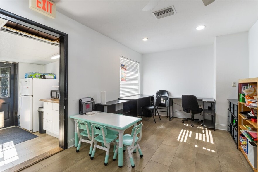 More Photos Of 7630 W Dunnellon Rd, Dunnellon Office For Sale