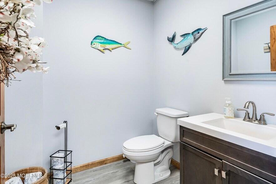 More Photos Of 905 E Bay Ave, Manahawkin Freestanding For Sale