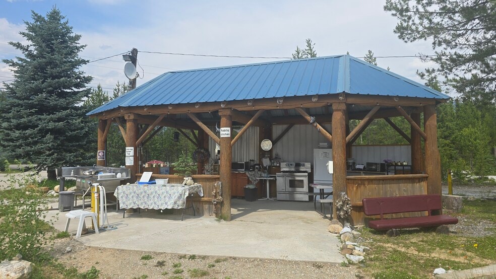 More Photos Of 991 Frontage rd, Blue River Trailer Camper Park For Sale