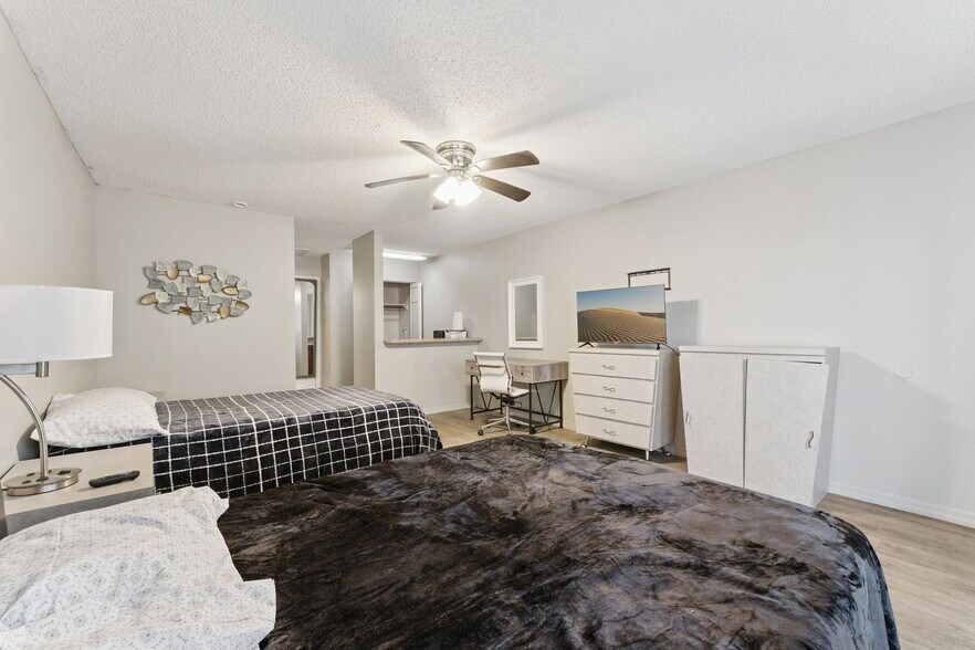 More Photos Of 3220 S Fiske Blvd, Rockledge Hotel For Sale