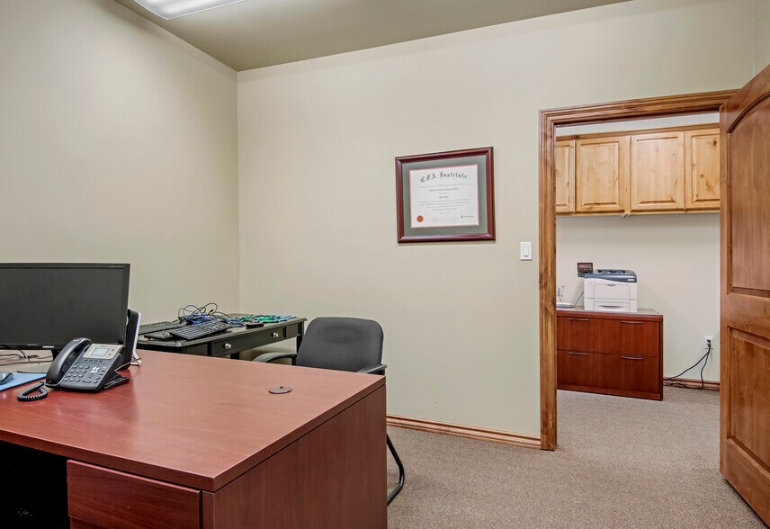 More Photos Of 809 W Riordan Rd, Flagstaff Office Residential For Lease