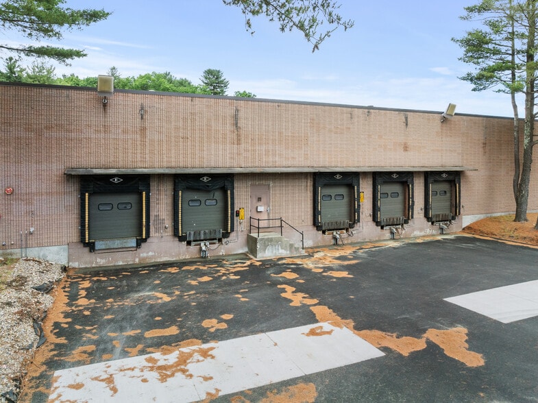 More Photos Of 1 Cornell Pl, Wilmington Warehouse For Lease