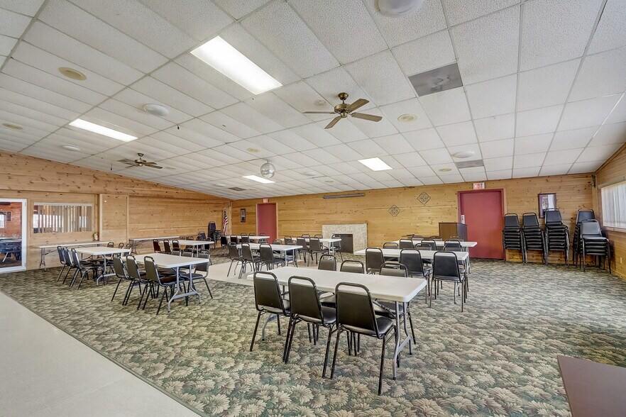 More Photos Of 711 W Racine St, Jefferson Restaurant For Sale