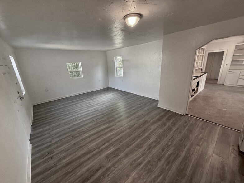 More Photos Of 921 Rivera Dr, Sacramento Apartments For Sale