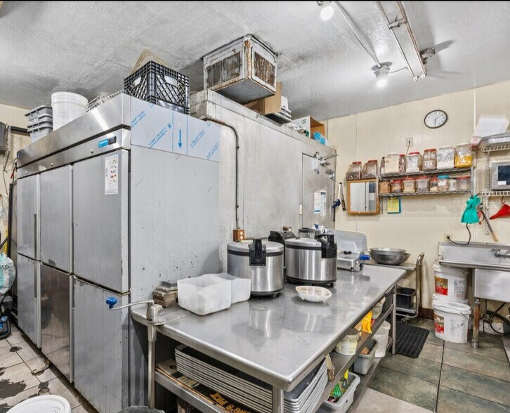 More Photos Of 7223 55th St, Sacramento Restaurant For Sale