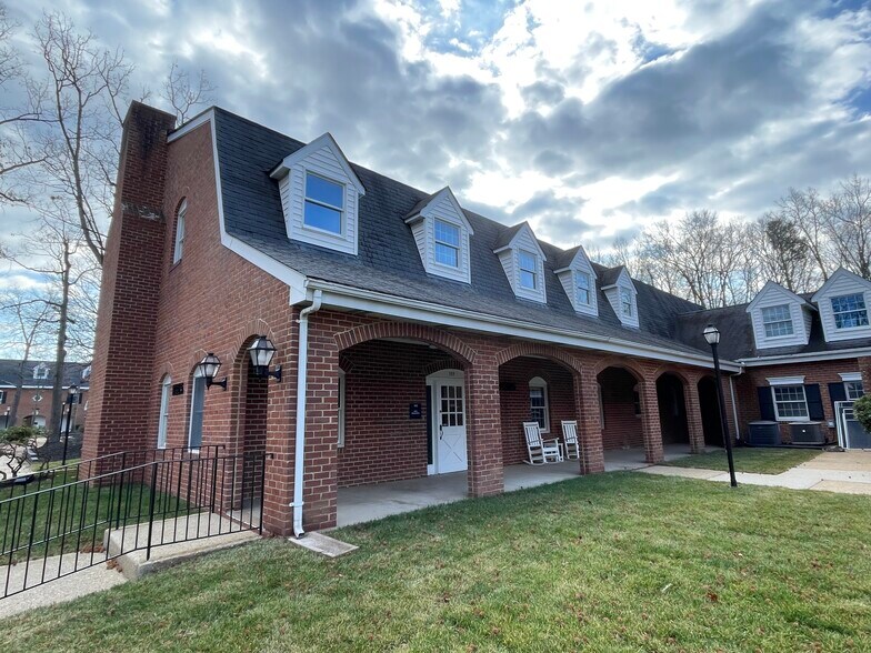 Primary Photo Of 11325 Pembrooke Sq, Waldorf Medical For Lease