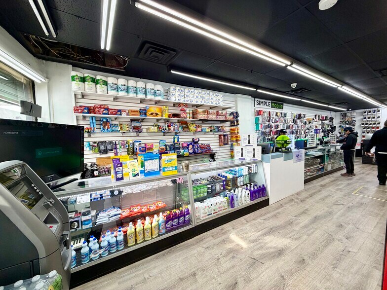 More Photos Of 467 Main St, Orange Storefront For Lease
