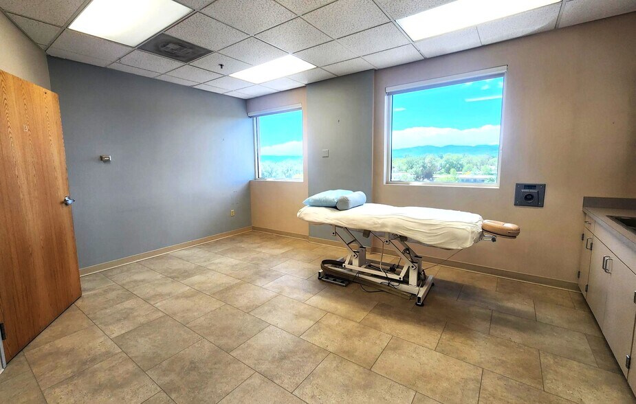 More Photos Of 2030 Mountain View Ave, Longmont Medical For Sale