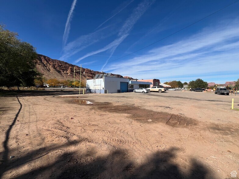 More Photos Of 588 Kane Creek Blvd, Moab General Retail For Sale