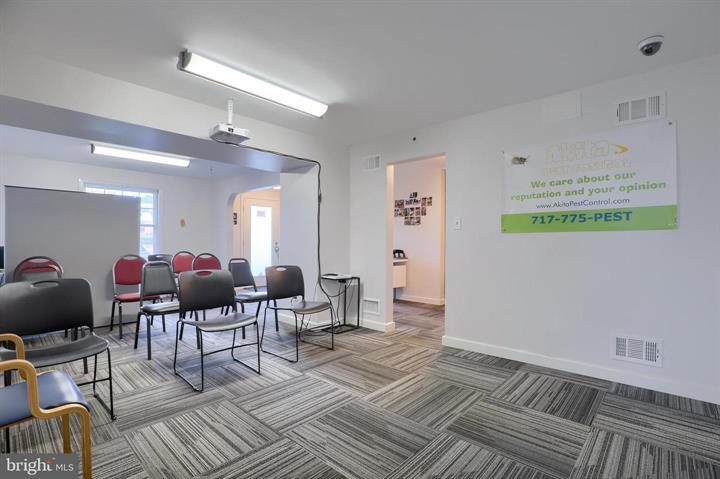 More Photos Of 1604 Lititz Pike, Lancaster Office For Lease