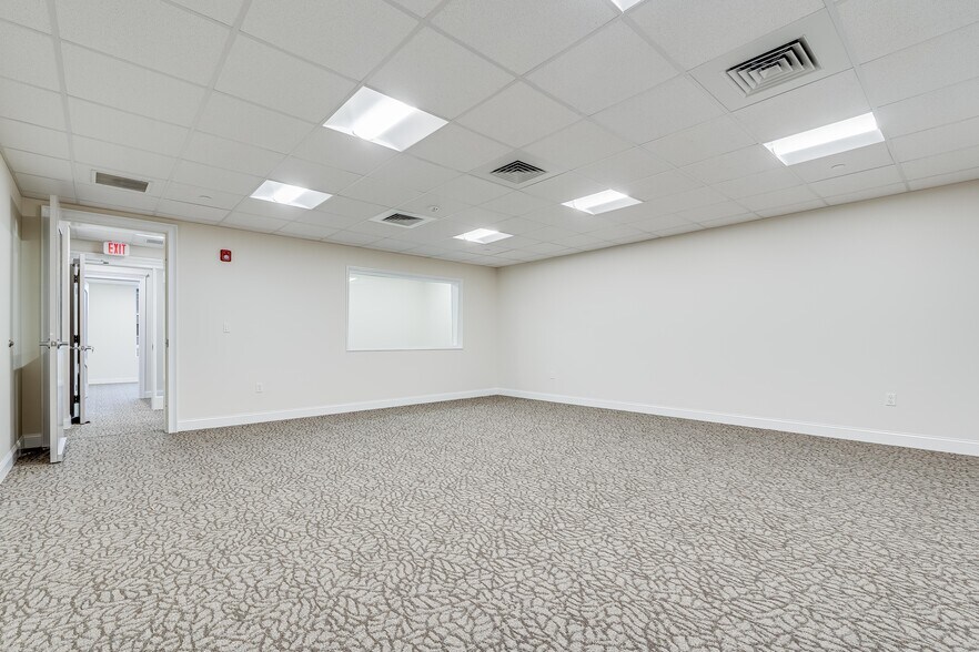 More Photos Of 1274 Osgood St, North Andover Office For Lease