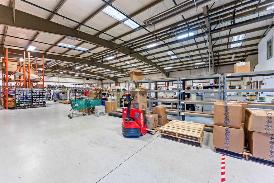 More Photos Of 6 Industrial Pky, Easthampton Manufacturing For Lease