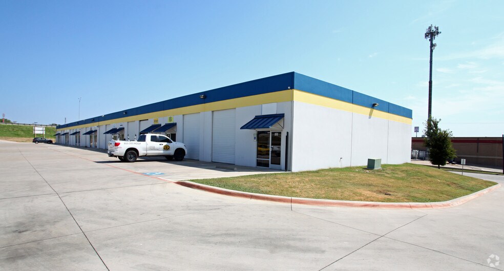 More Photos Of 8901 West Fwy, Fort Worth Warehouse For Lease
