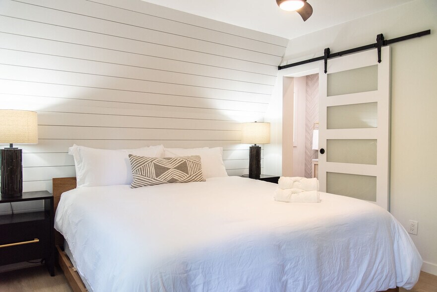 More Photos Of 306 Loch Leven Rd, Lake Arrowhead Hotel For Sale