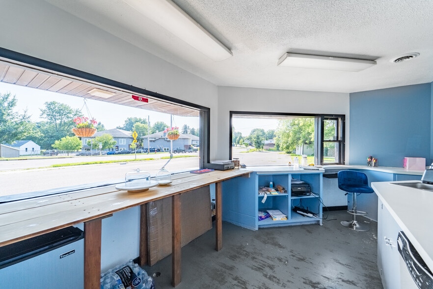 More Photos Of 1707 Merrill Ave, Wausau Freestanding For Sale