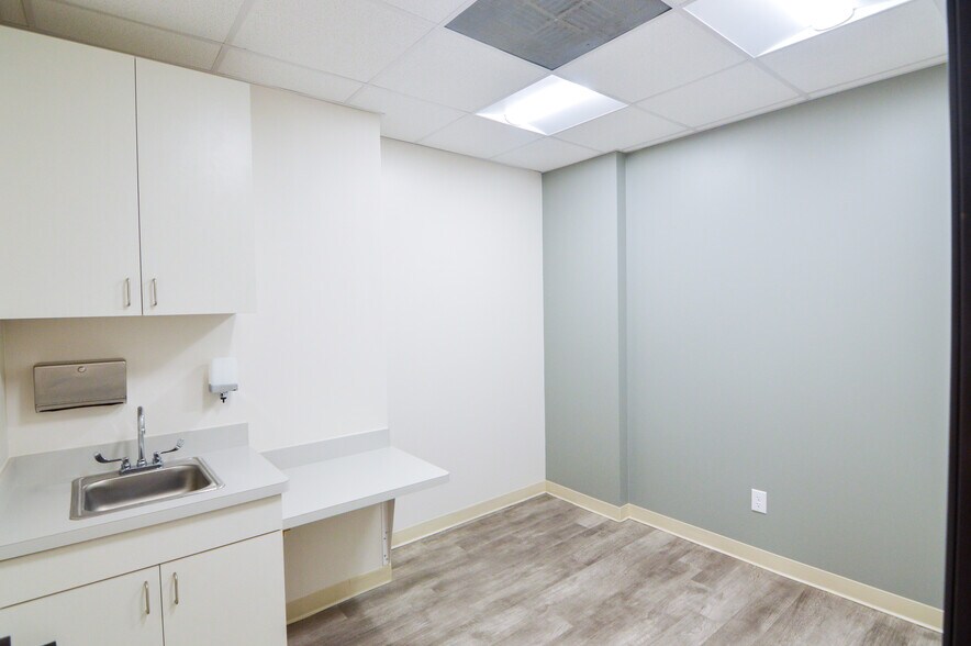 More Photos Of 14615 San Pedro Ave, San Antonio Medical For Lease
