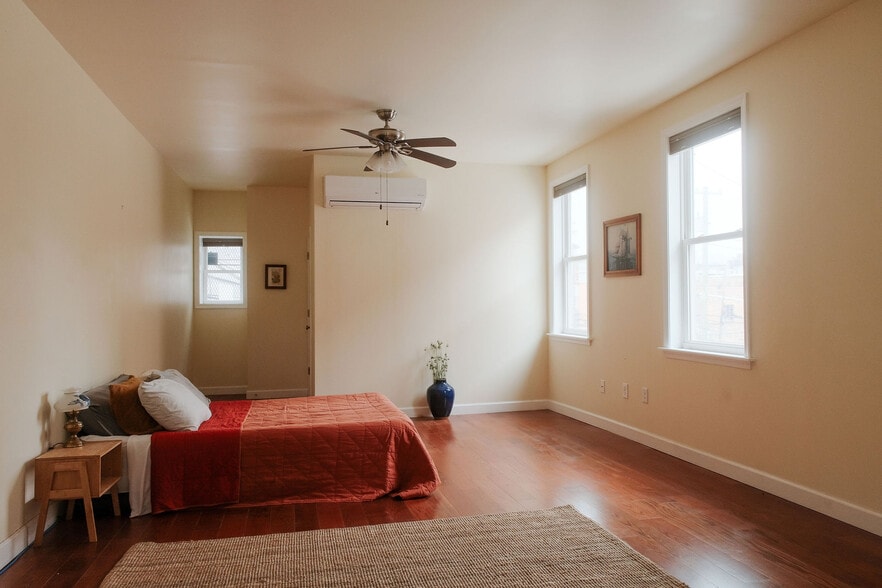 More Photos Of 1712 Aliceanna St, Baltimore Restaurant For Sale