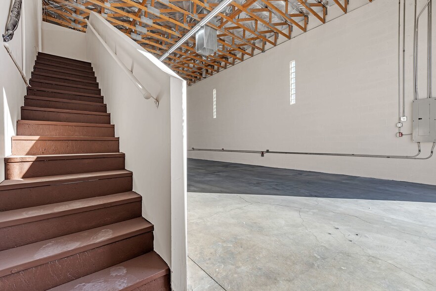 More Photos Of 2956 N Marco St, Las Vegas Manufacturing For Sale