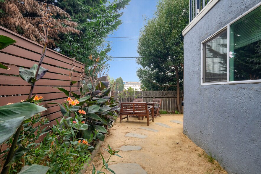 More Photos Of 2443 Grande Vista Ave, Oakland Apartments For Sale