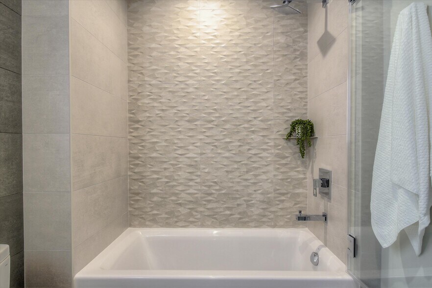 More Photos Of 824 Hyde St, San Francisco Apartments For Sale