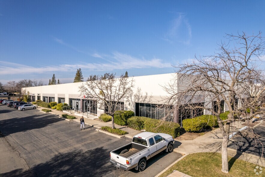 More Photos Of 1830 Sierra Gardens Dr, Roseville Flex For Lease