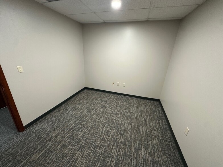 More Photos Of 201-207 N Boone St, Johnson City Office Residential For Lease