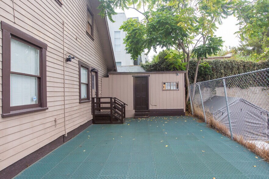 More Photos Of 757 Pier Ave, Santa Monica Office For Sale