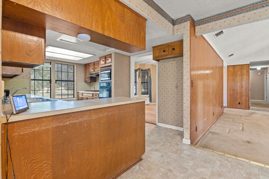 More Photos Of 12409 Lowden Ln, Manchaca Flex For Sale