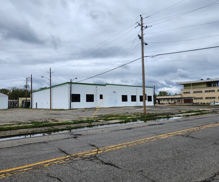 More Photos Of 1709 E 38th St, Indianapolis Lodge Meeting Hall For Sale