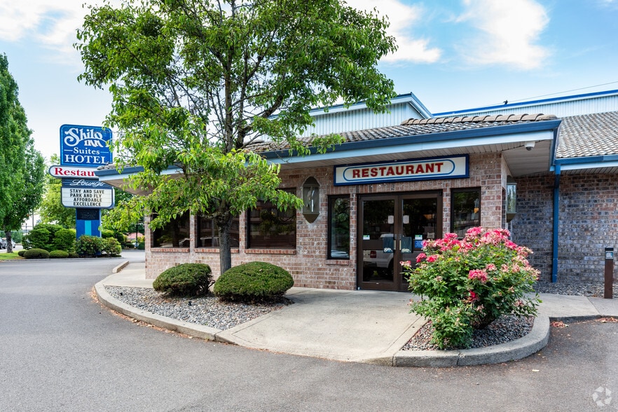 More Photos Of 11707 NE Airport Way, Portland Hotel For Lease