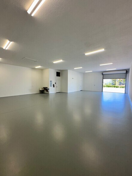 More Photos Of 2131-2141 SW Conant Ave Port, Port Saint Lucie Industrial For Lease