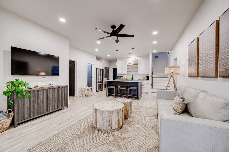 More Photos Of 215 Wayward Winds Rd, Hot Springs National Park Apartments For Sale