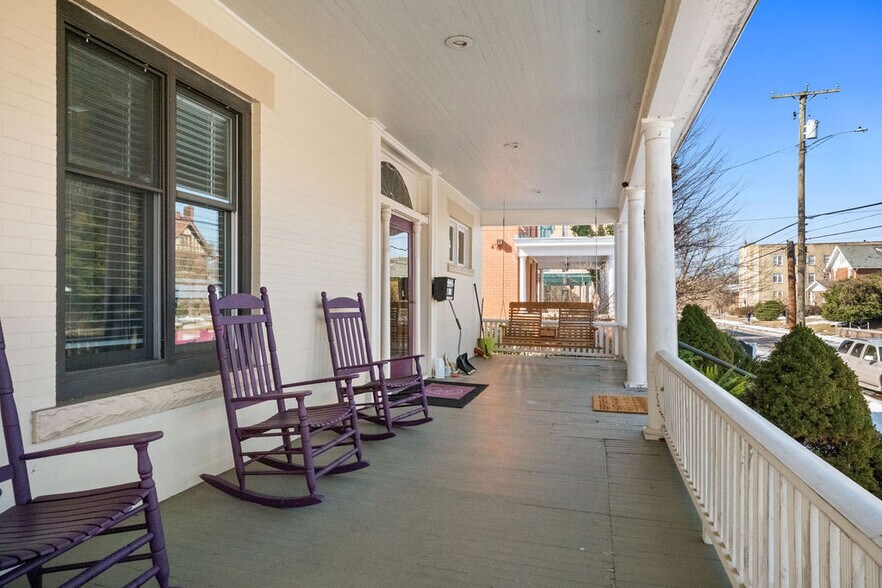 More Photos Of 1337 Virginia St, Charleston Office For Sale