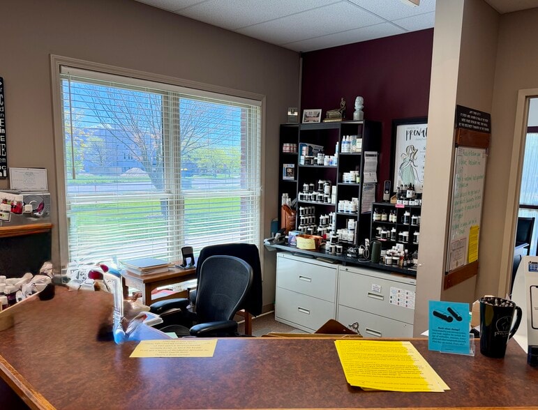 More Photos Of 1600 Commerce Park Dr, Chelsea Medical For Sale