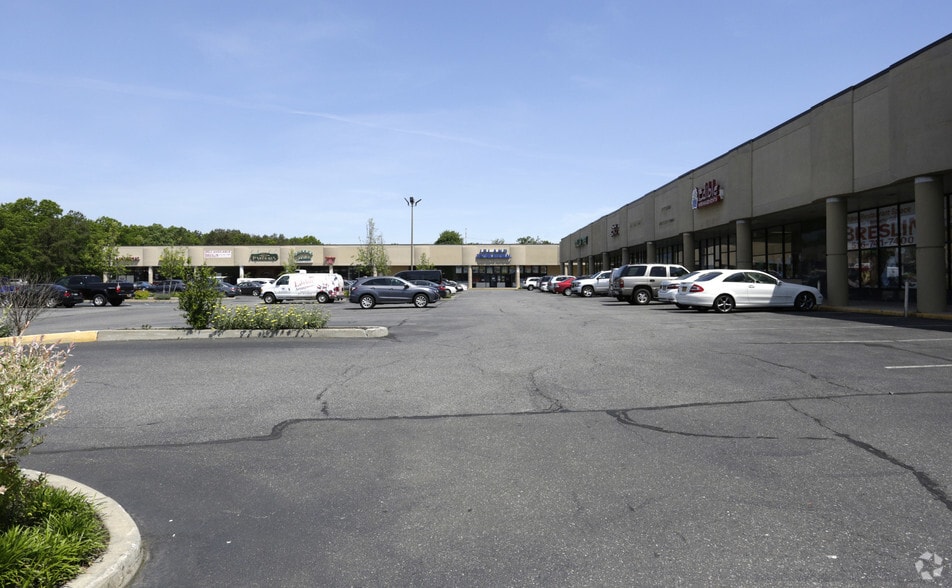 More Photos Of 3197-3265 Horse Block Rd, Medford Unknown For Lease