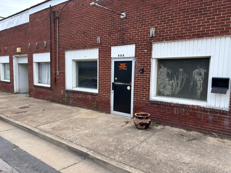 More Photos Of 408 N Commerce Ave, Waynesboro Office Residential For Sale