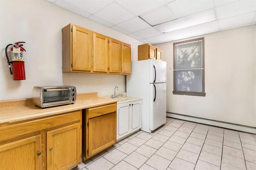 More Photos Of 163 Christopher Columbus Dr, Jersey City Storefront Retail Residential For Lease