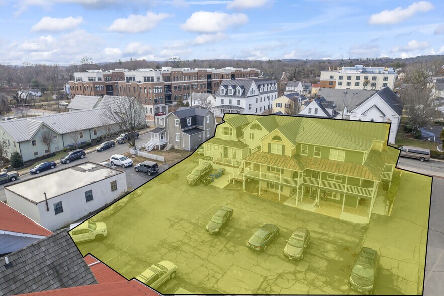 More Photos Of 208-210 Church SE st, Leesburg General Retail For Sale