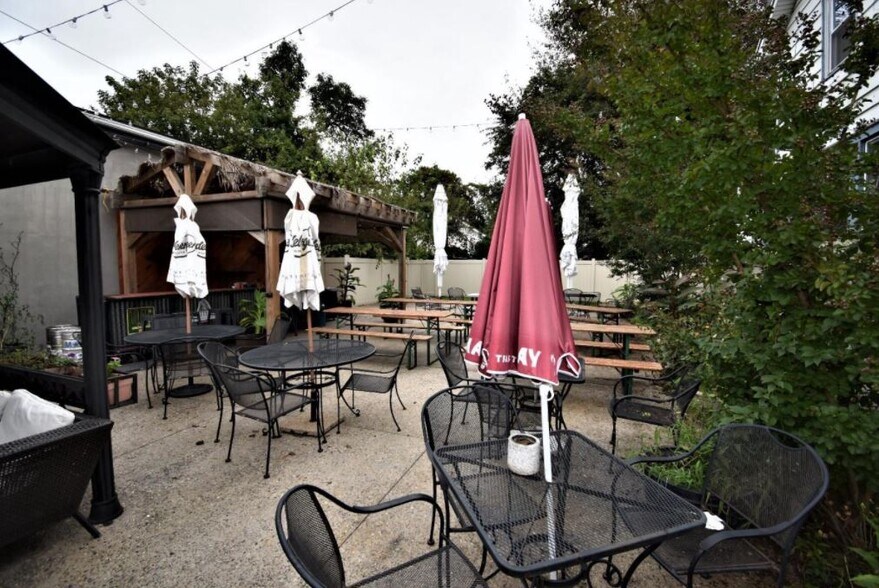 More Photos Of 148 W Broad St, Burlington Restaurant For Lease