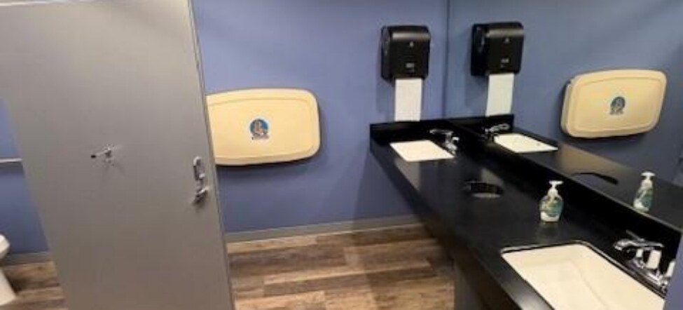 More Photos Of 5420 Olney Laytonsville Rd, Olney Auto Dealership For Lease