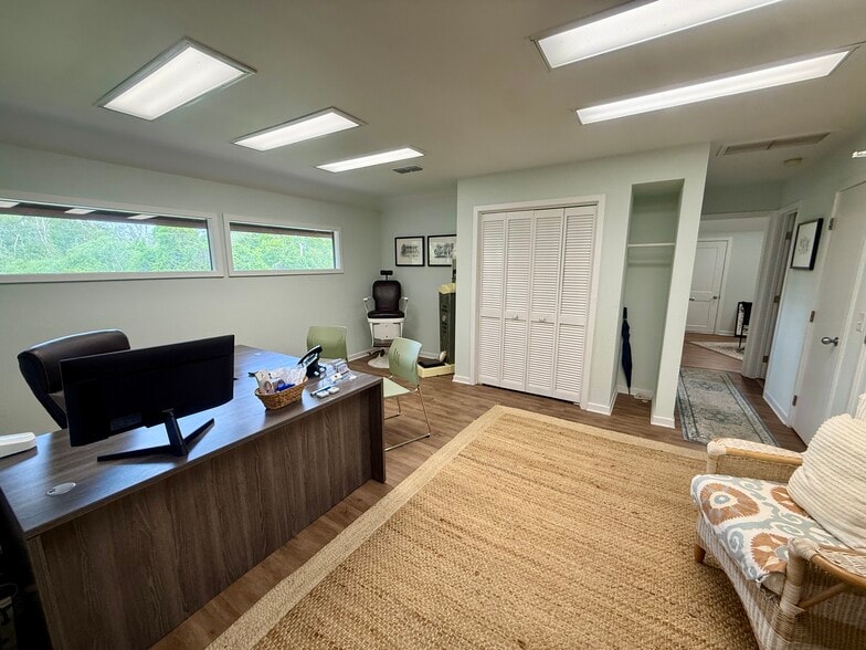 More Photos Of 1411 S 14th St, Fernandina Beach Office For Lease